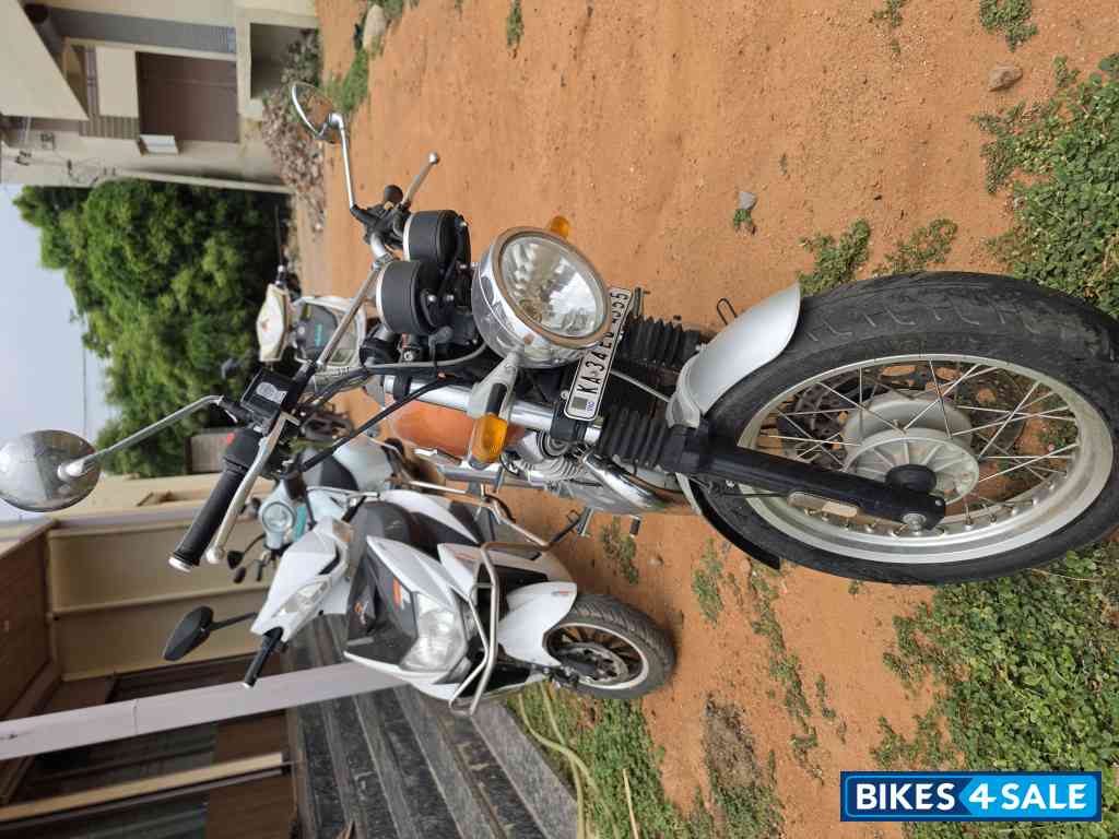 Orange Crush Royal Enfield Interceptor 650 Twin Orange Crush Royal Enfield Interceptor 650 Twin