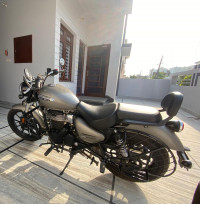 Royal Enfield Meteor 350 Stellar