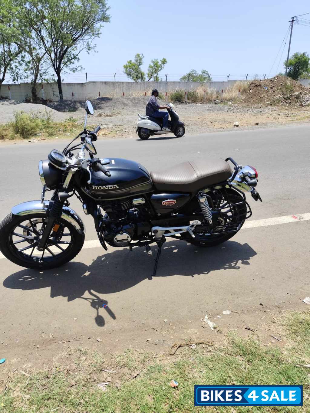 Honda CB350 DLX Pro