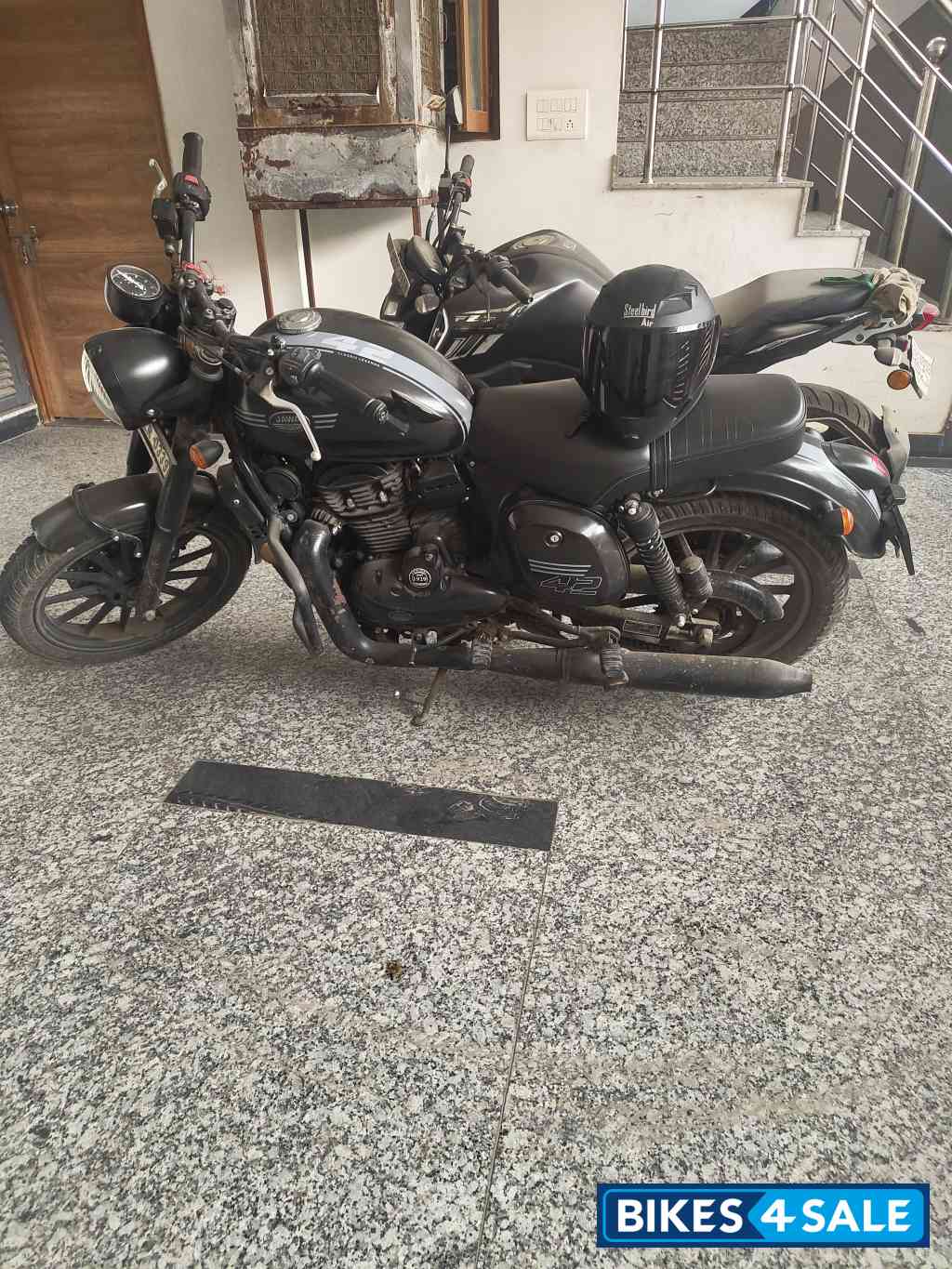 Jawa 42 Dual Channel ABS AllStar Black