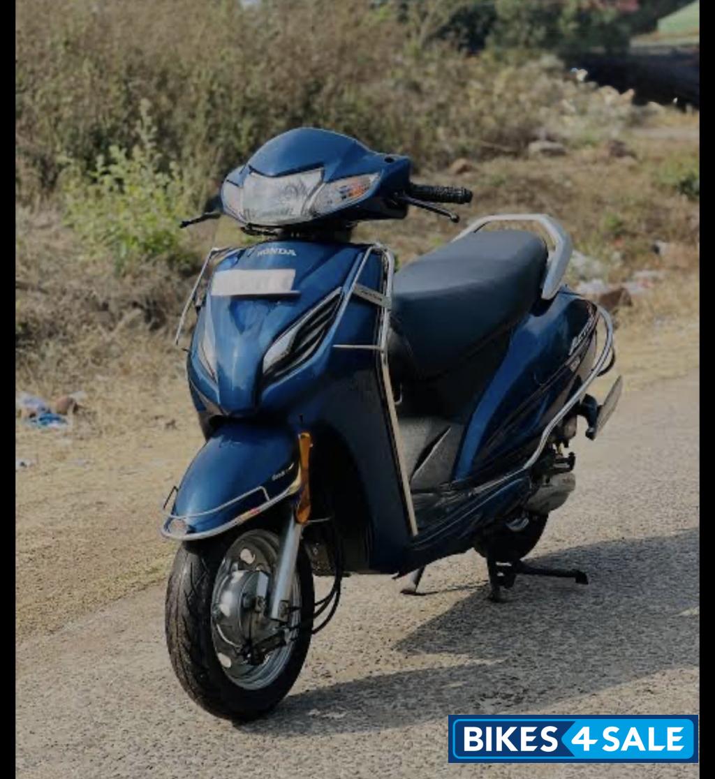 Blue Honda Activa 5G