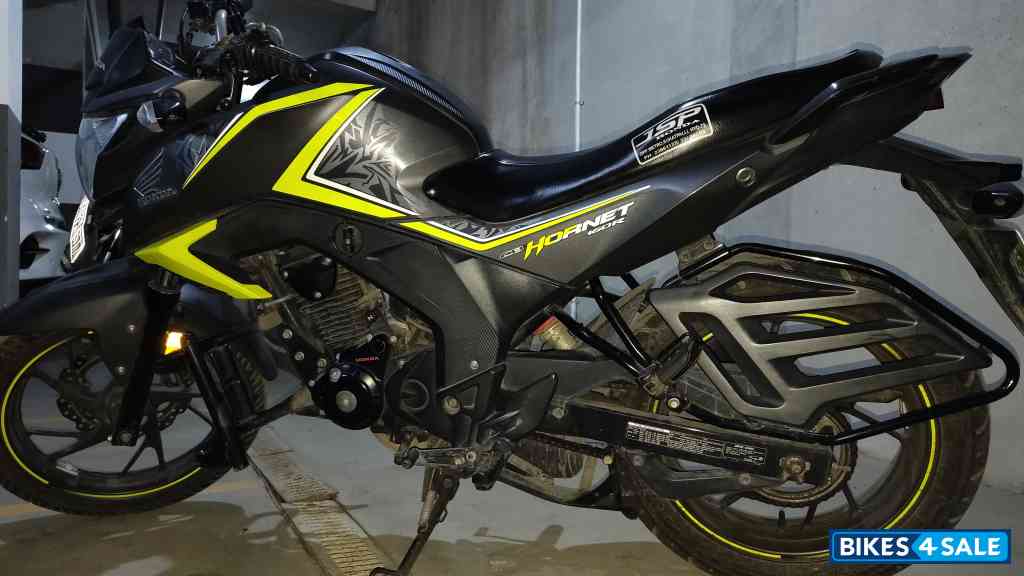 Honda CB Hornet 160R