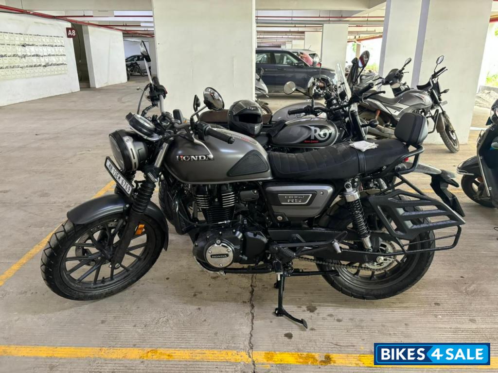 Grey Honda CB350RS Grey Honda CB350RS