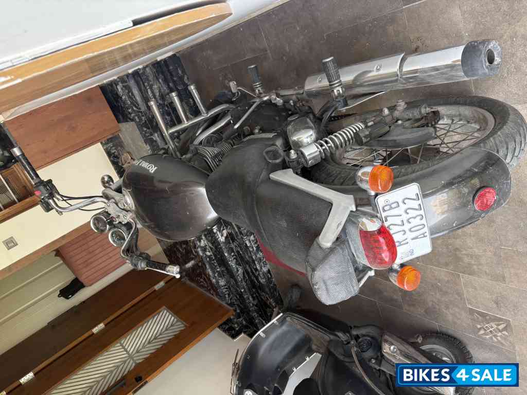 Metallic Royal Enfield Thunderbird 350