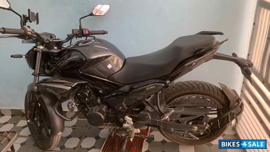 Black Hero Xtreme 125R