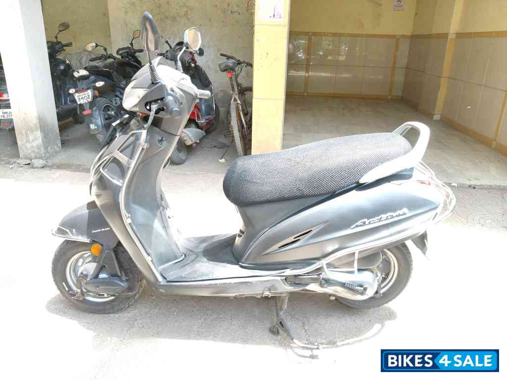 Matte Axis Grey Metallic Honda Activa 5G