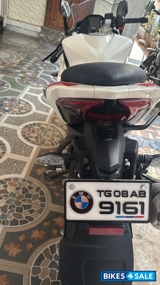 Polar White BMW G 310 RR Polar White BMW G 310 RR