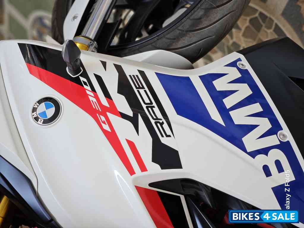 Polar White BMW G 310 RR Polar White BMW G 310 RR