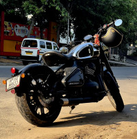 Jawa 42 Bobber Black Mirror 2025 Model