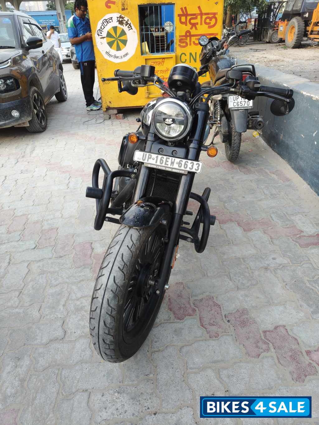 Jawa 42 Bobber Black Mirror