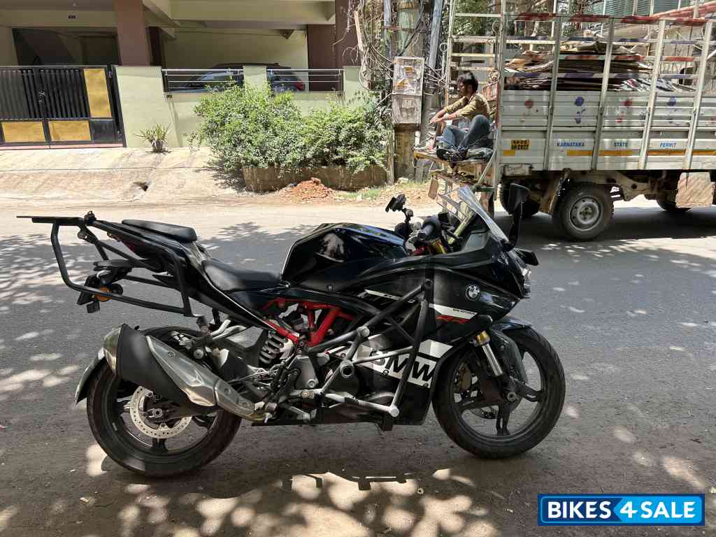 Black BMW G 310 RR