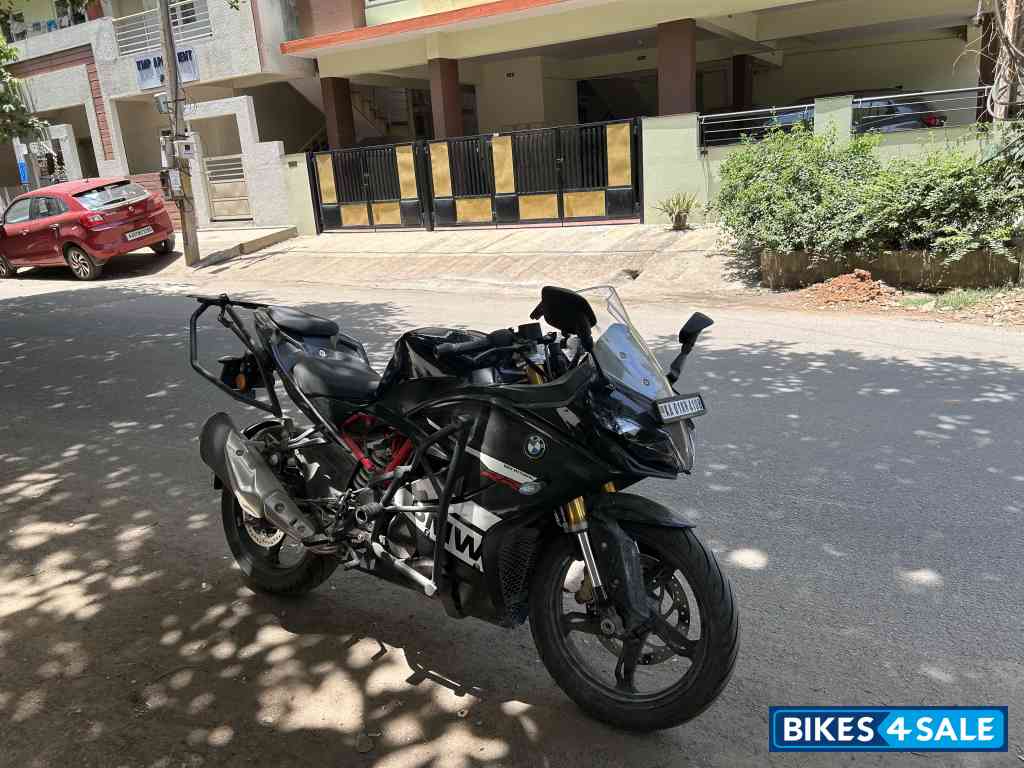 Black BMW G 310 RR