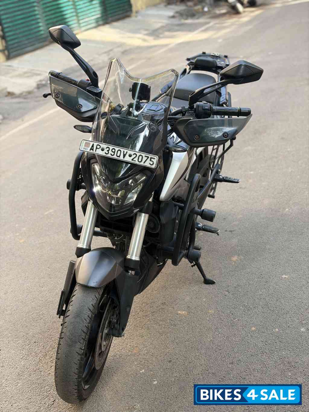 Bajaj Dominar 250 2022