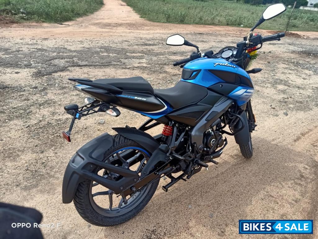 Blue Bajaj Pulsar NS 125