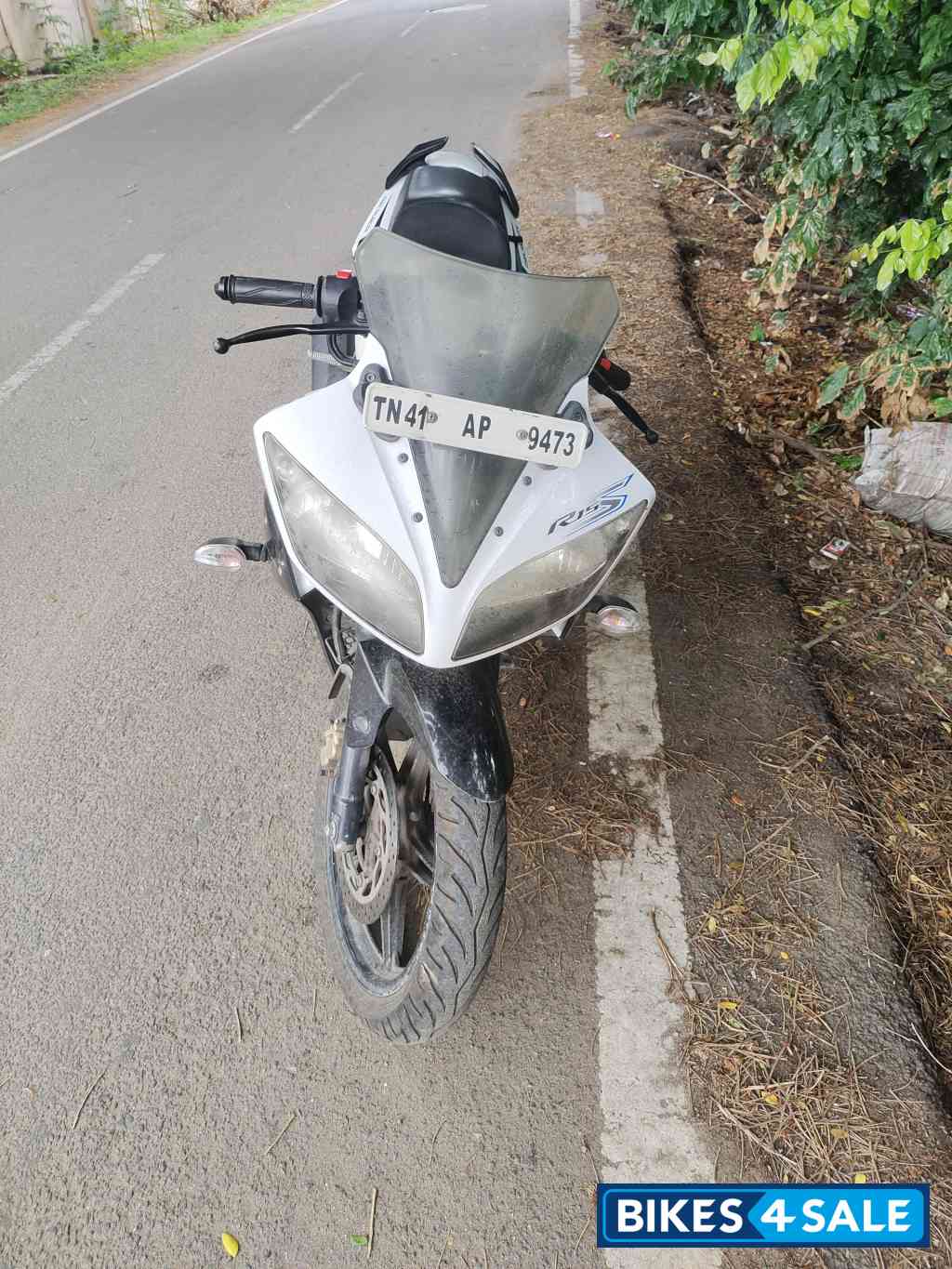 White And Blue Yamaha YZF R15 S
