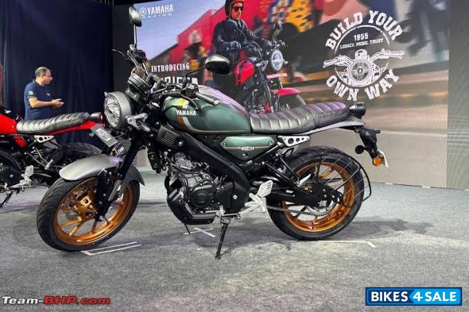 Green Yamaha XSR155 Green Yamaha XSR155