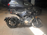 Husqvarna Svartpilen 250