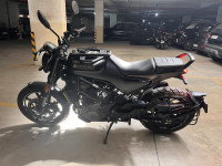 Husqvarna Svartpilen 250