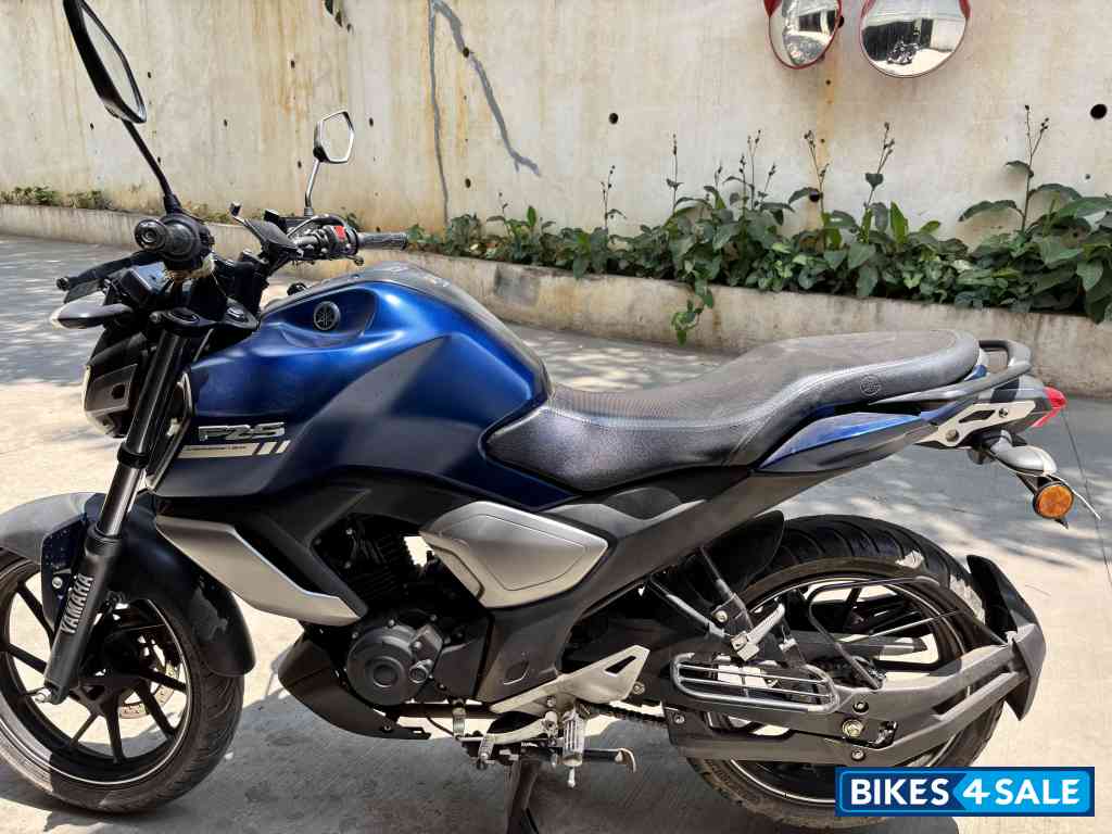 Yamaha FZ-S FI Ver 4.0 Yamaha FZ-S FI Ver 4.0