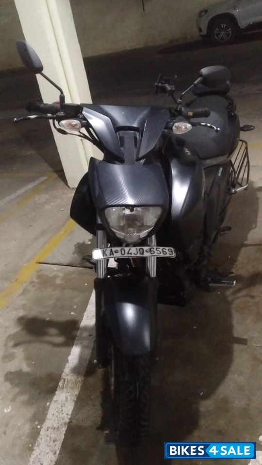 Black Suzuki Intruder 150 Black Suzuki Intruder 150