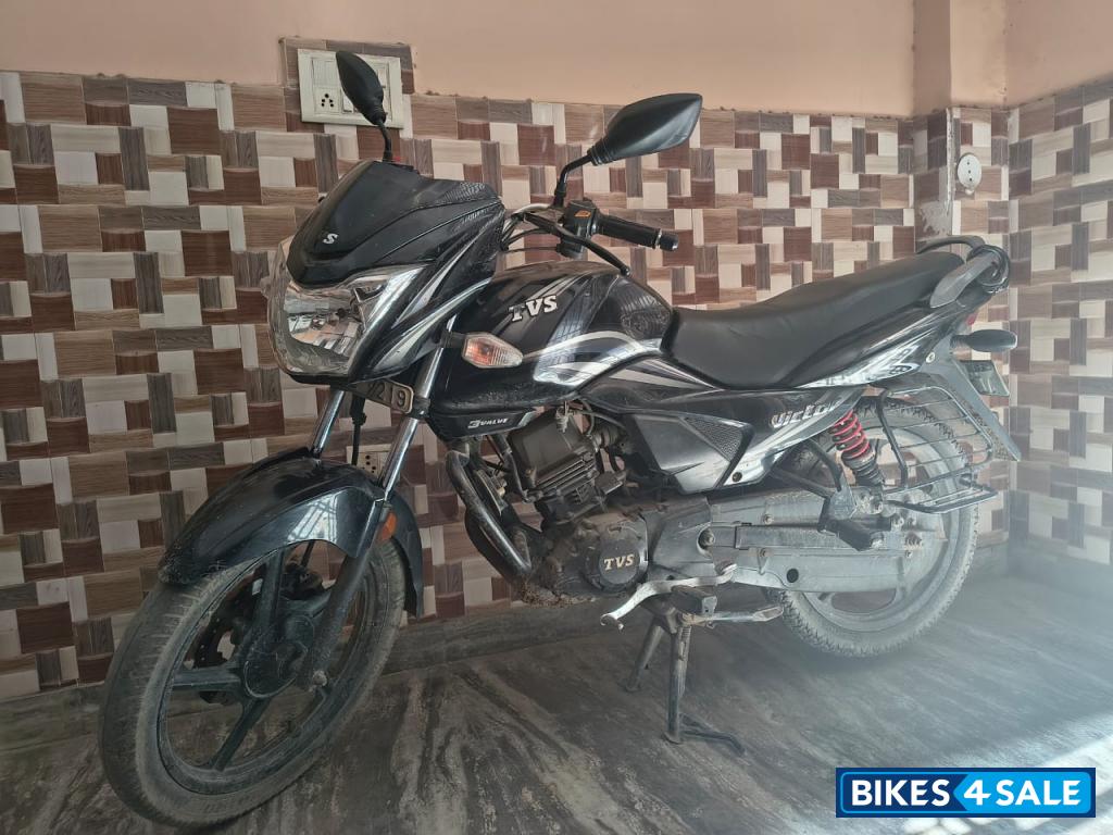 Black TVS Victor