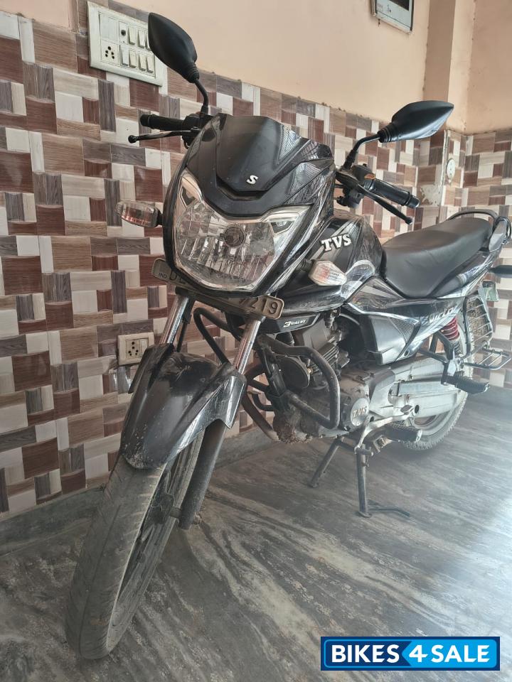 Black TVS Victor Black TVS Victor