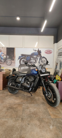 Yezdi Roadster Dark 2023 Model