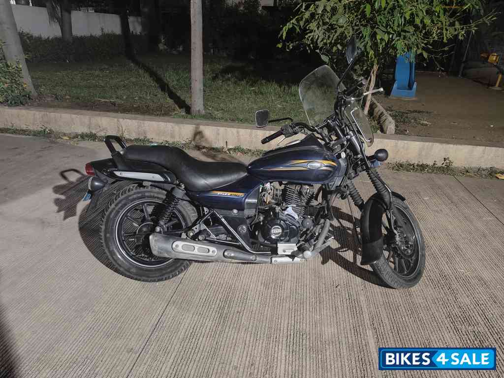 Blue Bajaj Avenger Street 150
