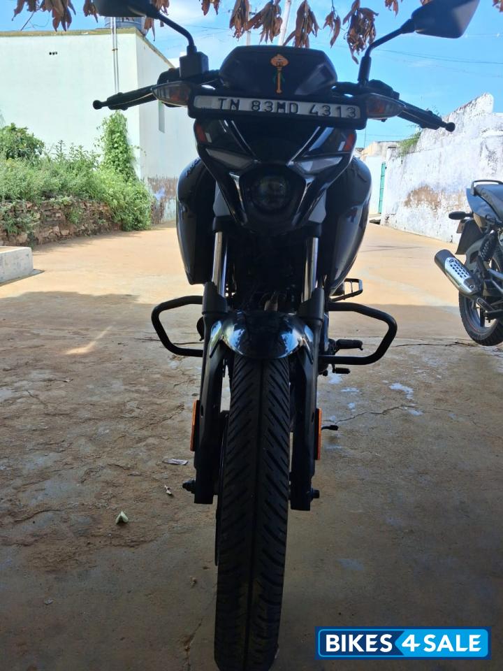 Ebony Black Bajaj Pulsar N150