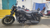 Yezdi Roadster Dark 2022 Model