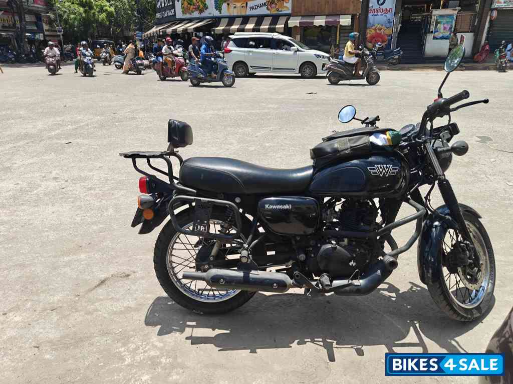 Kawasaki W175 BS6 2023
