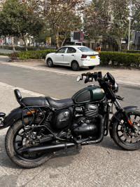Yezdi Roadster Dark 2022 Model