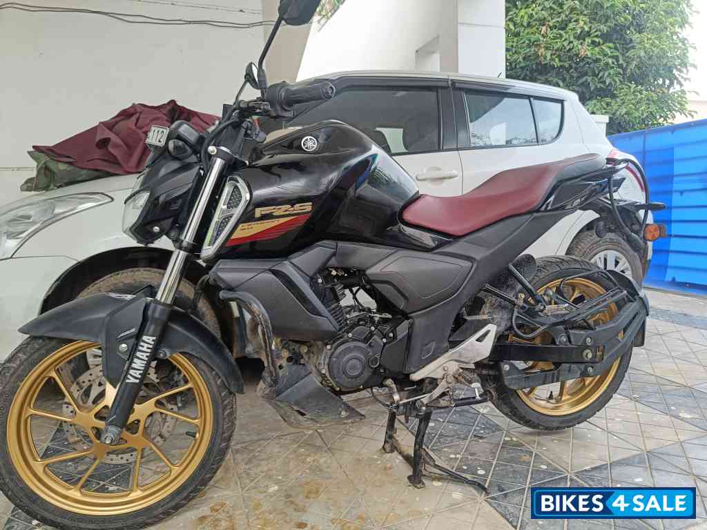 Black Metallic Yamaha FZ-S