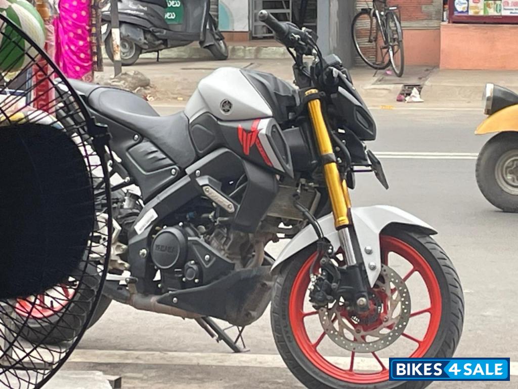 Grey Yamaha MT-15