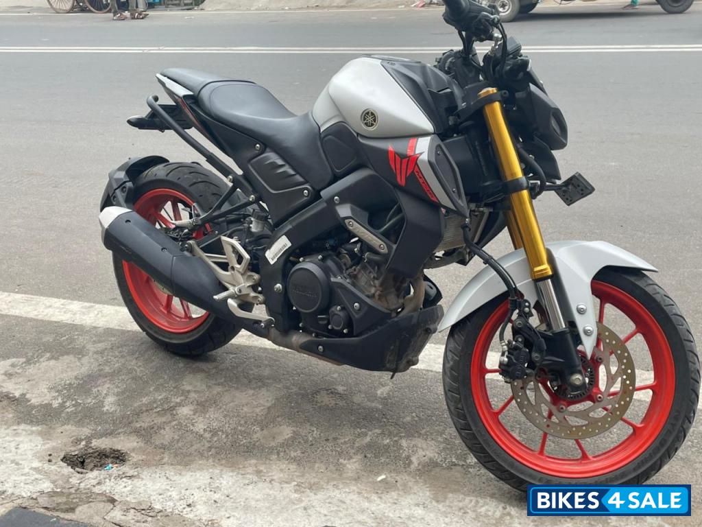 Grey Yamaha MT-15