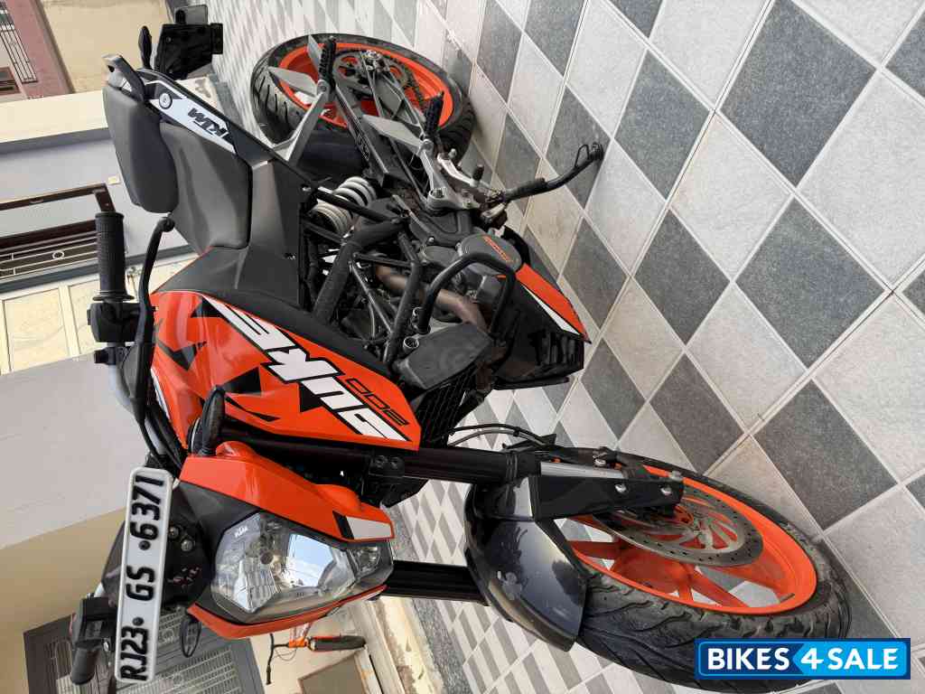 KTM Duke 200