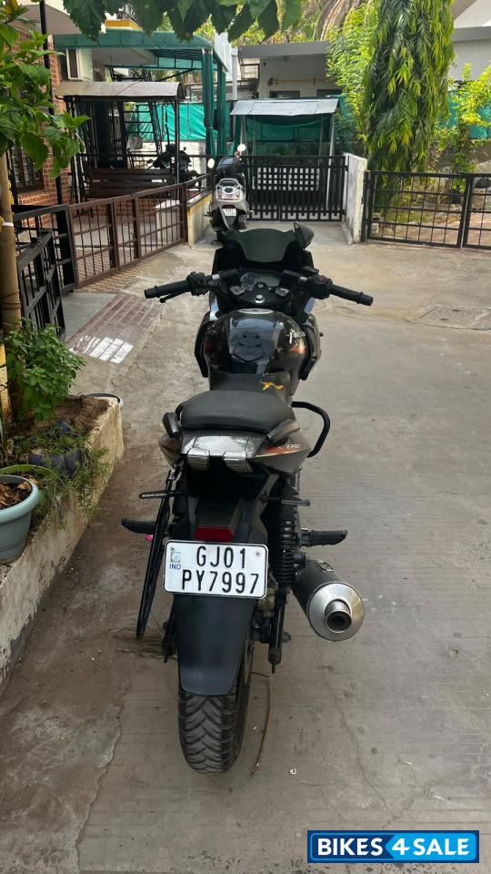 Black Bajaj Pulsar 220 DTSFi
