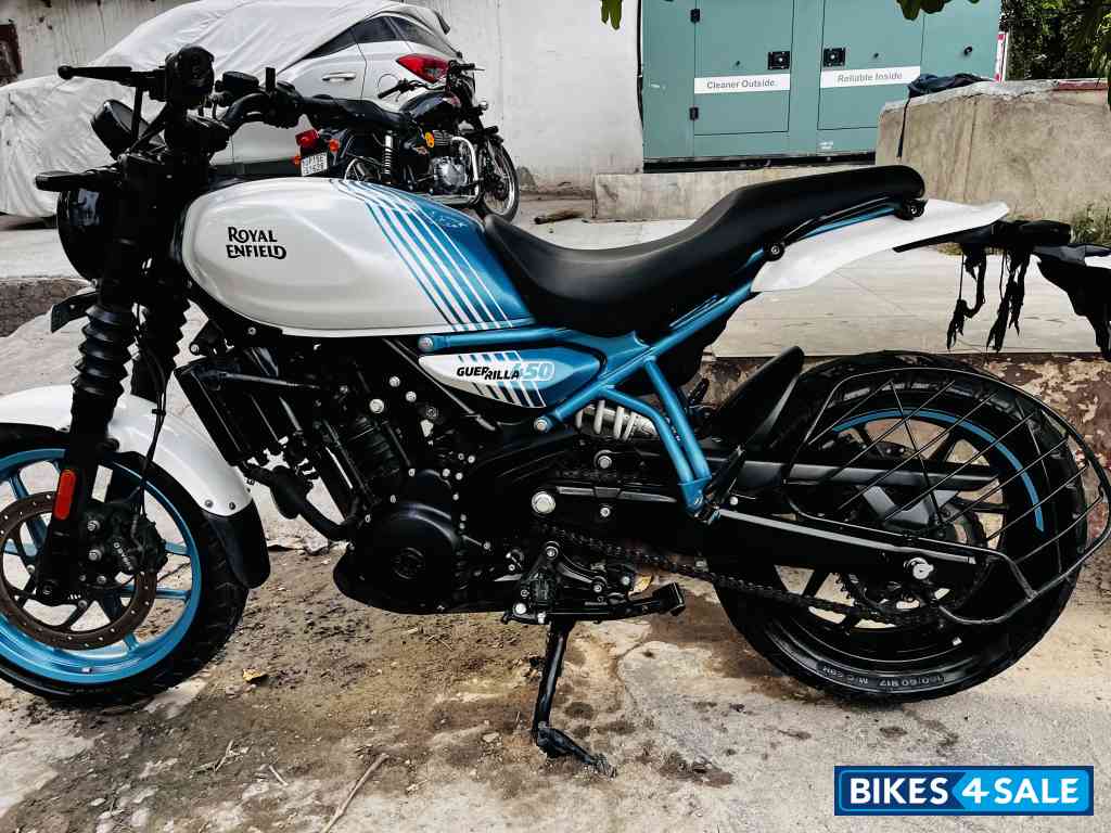 Royal Enfield Guerrilla 450 Flash