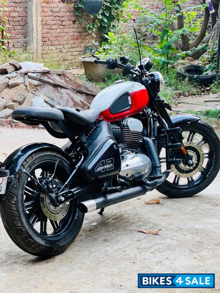 Jawa 42 Bobber Dual Channel ABS
