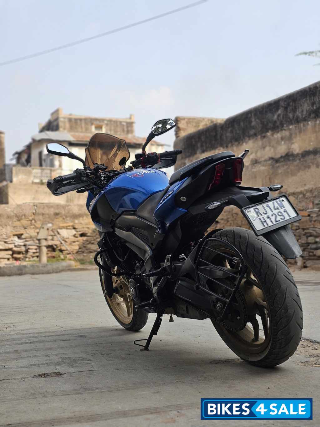 Glacier Blue Bajaj Dominar 400 ABS BS6 Glacier Blue Bajaj Dominar 400 ABS BS6