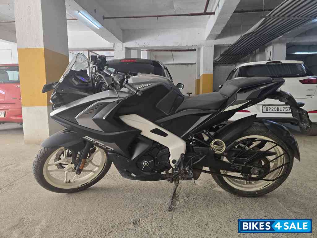 Bajaj Pulsar RS 200 BS6 Bajaj Pulsar RS 200 BS6