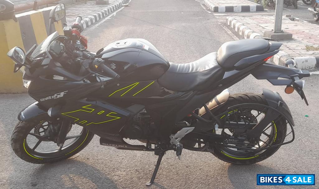 Suzuki Gixxer SF BS6 Suzuki Gixxer SF BS6