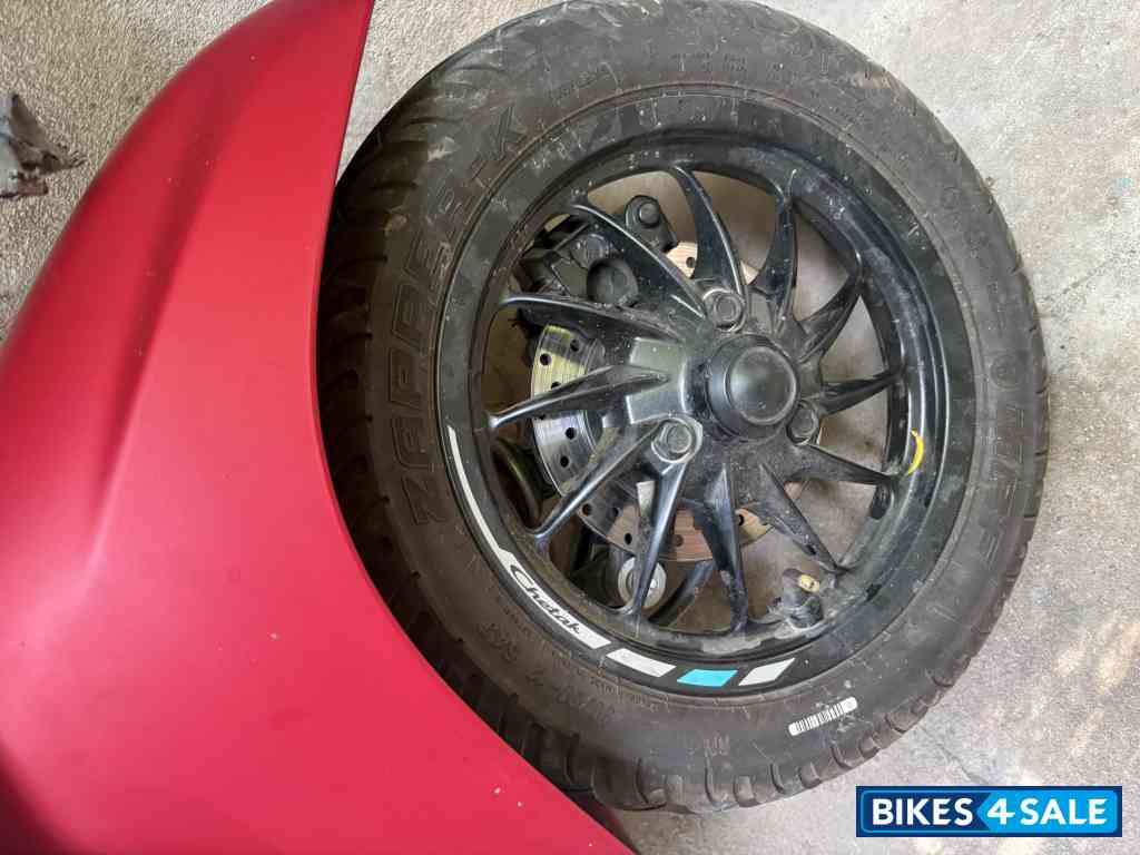 Mat Red Bajaj Chetak C3501 Mat Red Bajaj Chetak C3501