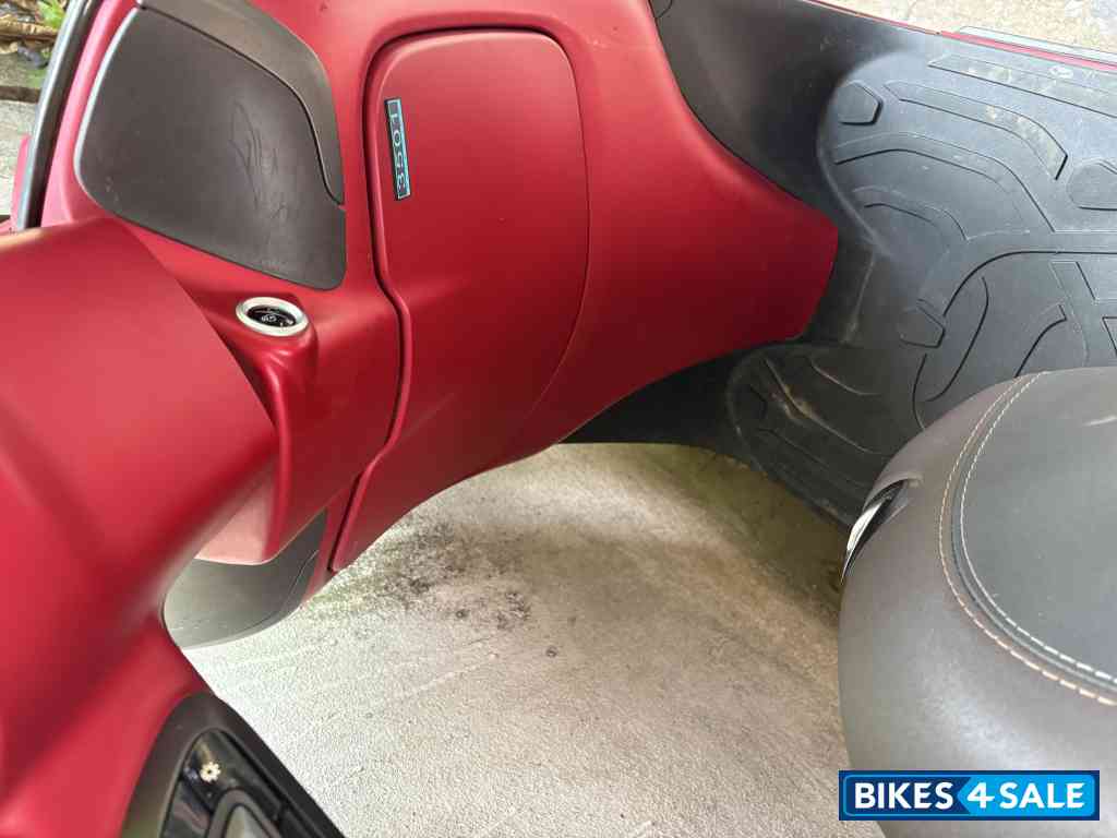 Mat Red Bajaj Chetak C3501 Mat Red Bajaj Chetak C3501