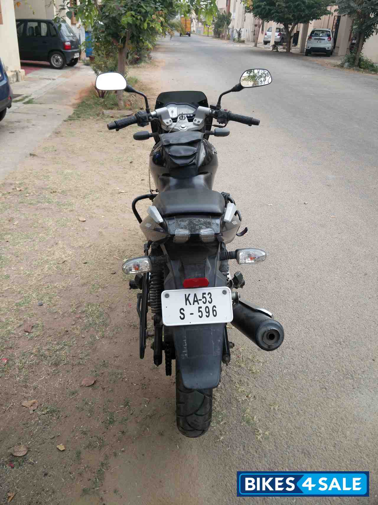 Black Bajaj Pulsar 180 DTSi Black Bajaj Pulsar 180 DTSi