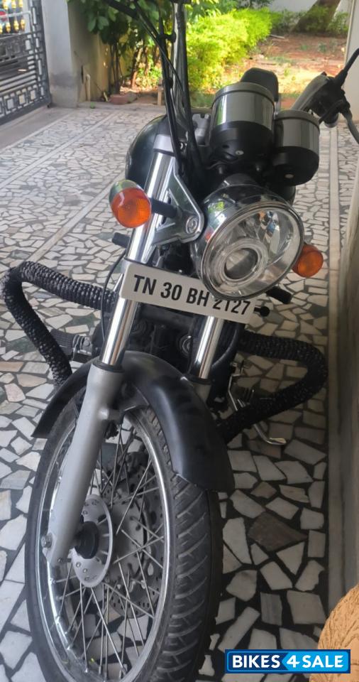 Black Royal Enfield Thunderbird 350 Black Royal Enfield Thunderbird 350