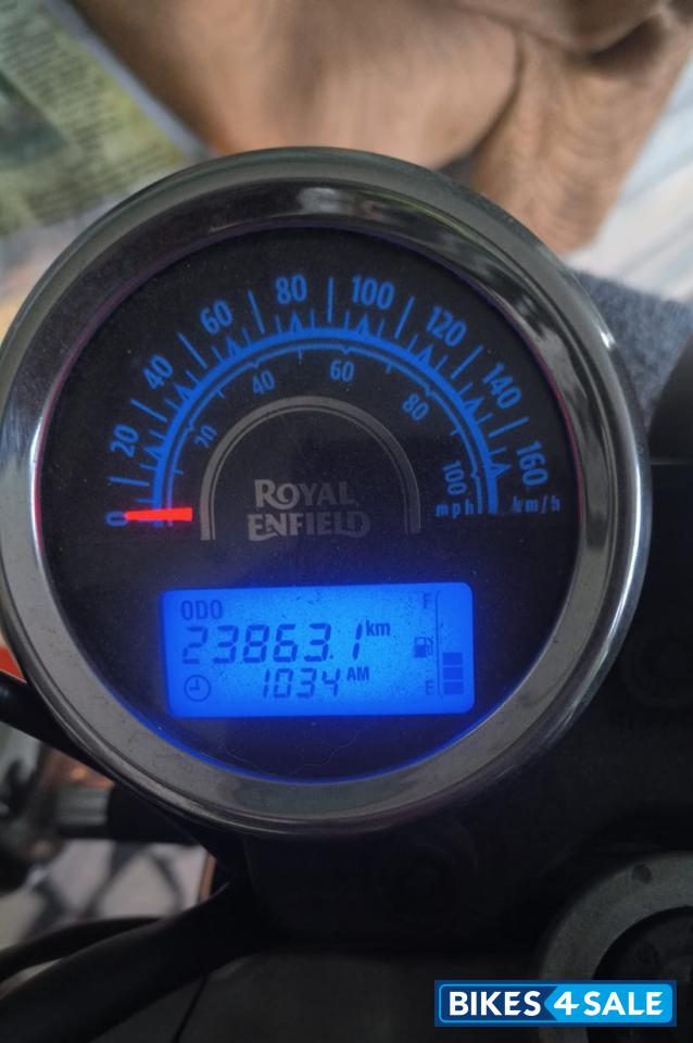 Black Royal Enfield Thunderbird 350 Black Royal Enfield Thunderbird 350