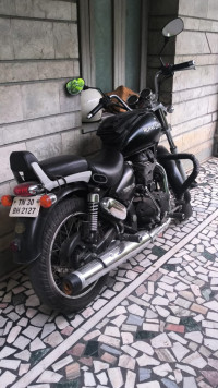 Black Royal Enfield Thunderbird 350
