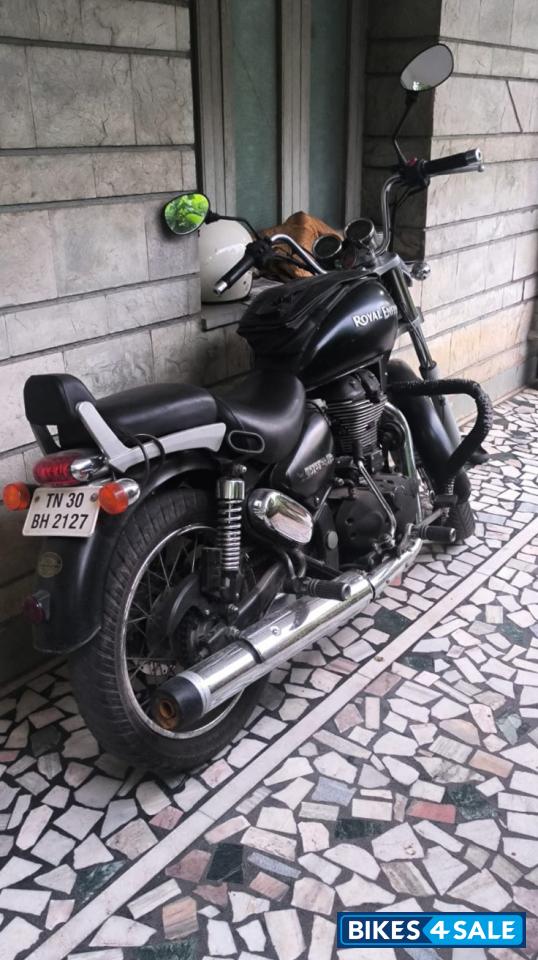 Black Royal Enfield Thunderbird 350 Black Royal Enfield Thunderbird 350