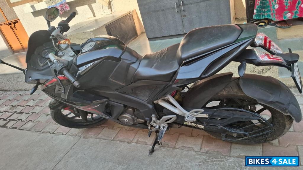 Bajaj Pulsar RS 200 Bajaj Pulsar RS 200